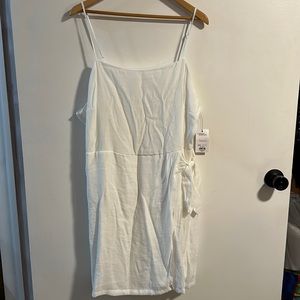 NWT women’s Nine West spaghetti strap tie waist dress